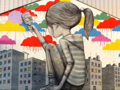 Les enfants aux nuages colorés