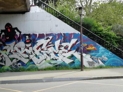 Grand mural sous pont — Panoramique