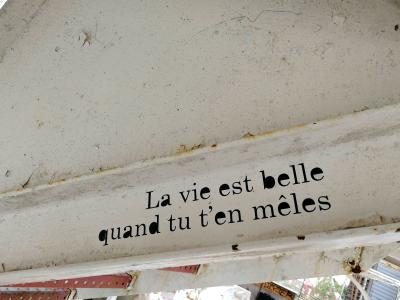 La vie est belle quand tu t'en melles