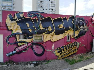 Golden Tag Composition