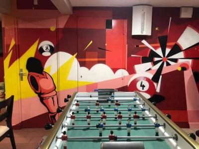 Jeux de salle, décor sportif