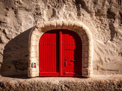 La petite porte rouge