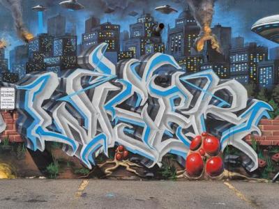 Alien Attack, graffiti et monstre extraterrestre